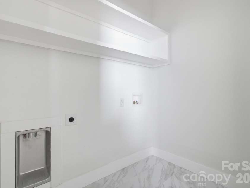 2007 South Street, Charlotte, NC 28208.  MLS# CAR4340104, YatesRealty ID 48177. 