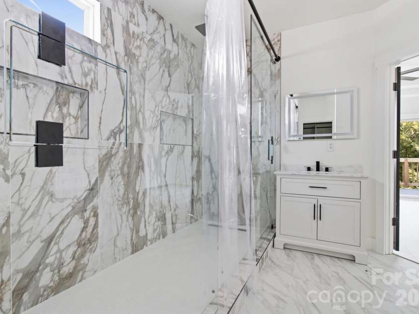 2007 South Street, Charlotte, NC 28208.  MLS# CAR4340104, YatesRealty ID 48177. 