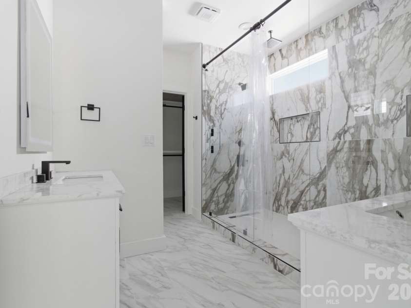 2007 South Street, Charlotte, NC 28208.  MLS# CAR4340104, YatesRealty ID 48177. 