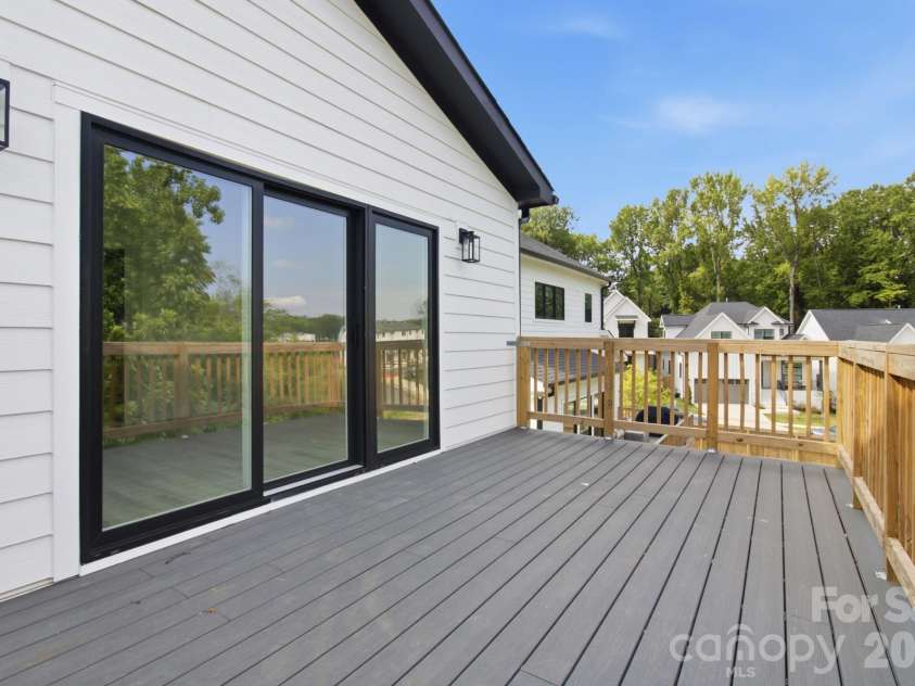 2007 South Street, Charlotte, NC 28208.  MLS# CAR4340104, YatesRealty ID 48177. 