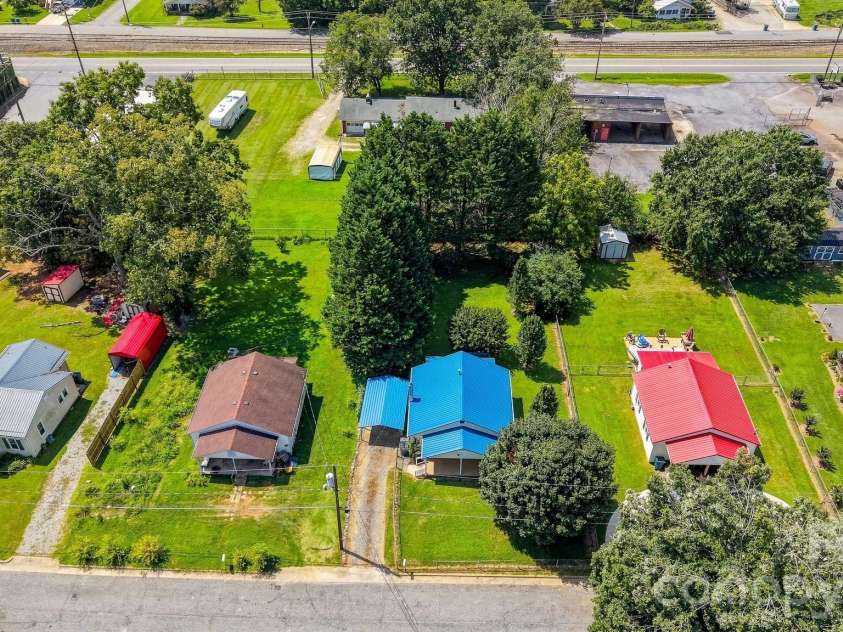 8 Crescent Street, Granite Falls, NC 28630.  MLS# CAR4420234, YatesRealty ID 48179. 