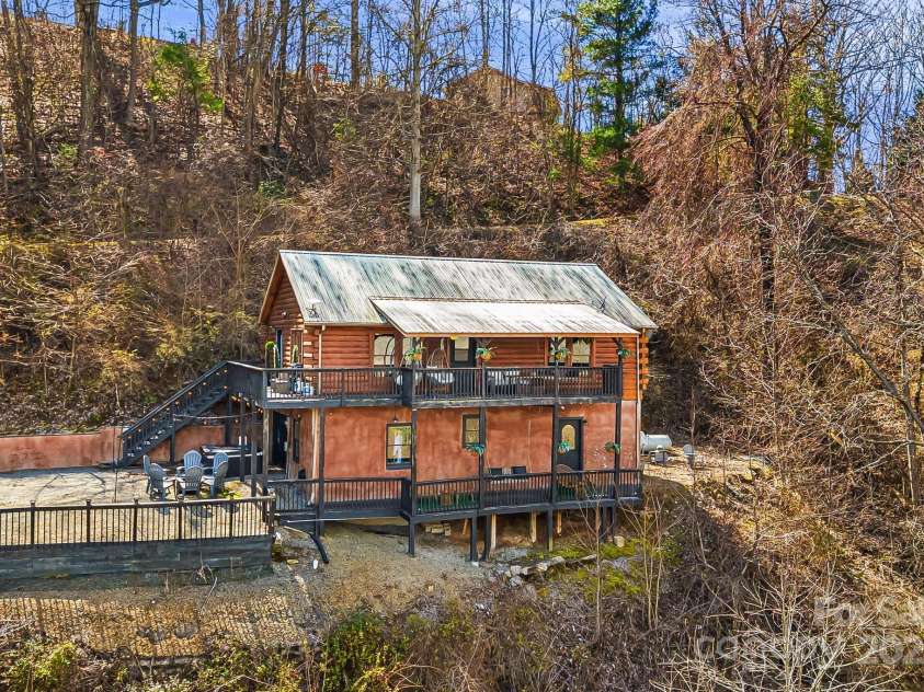 1414 Beaverdam Street, Canton, NC 28716.  MLS# CAR4225985, YatesRealty ID 4818. 