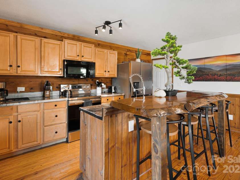 1414 Beaverdam Street, Canton, NC 28716.  MLS# CAR4225985, YatesRealty ID 4818. 