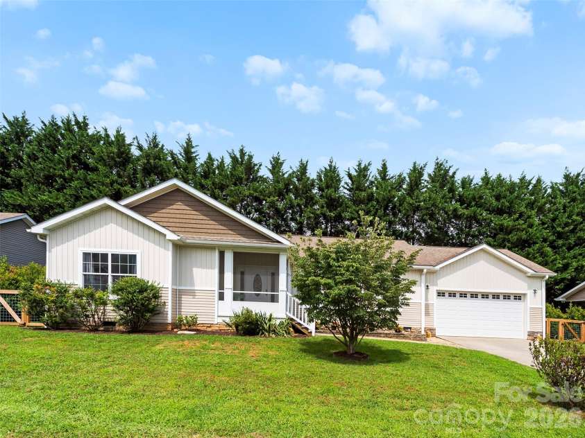 9 Farthings Drive, Arden, NC 28704.  MLS# CAR4419505, YatesRealty ID 48180. 