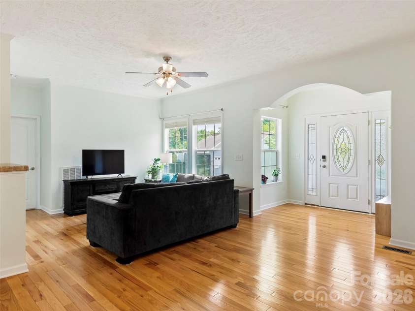 9 Farthings Drive, Arden, NC 28704.  MLS# CAR4419505, YatesRealty ID 48180. 