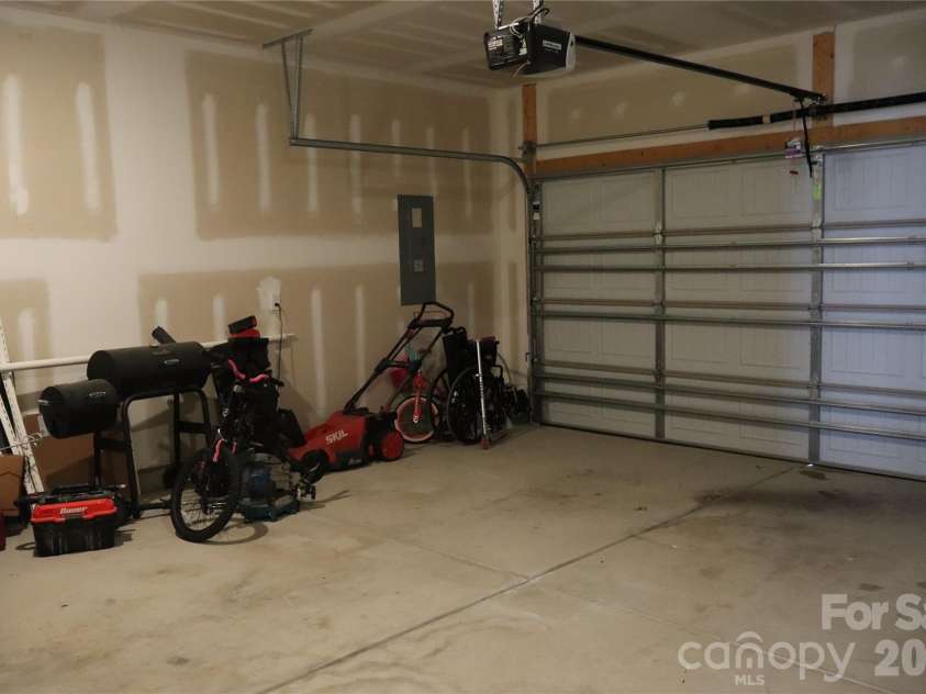 1013 Harry Court, Albemarle, NC 28001.  MLS# CAR4419313, YatesRealty ID 48182. Garage