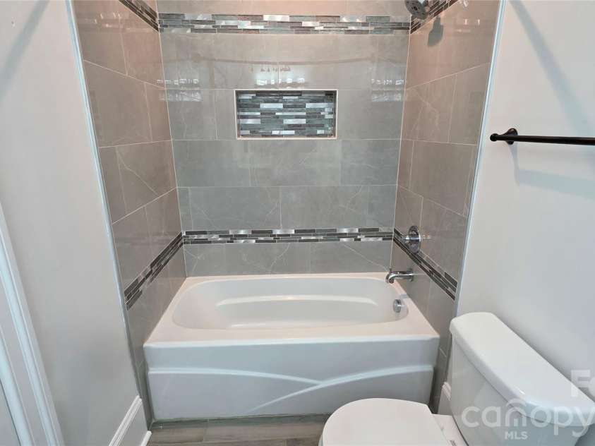 3552 Waterview Trail, Lincolnton, NC 28092.  MLS# CAR4419569, YatesRealty ID 48184. 
