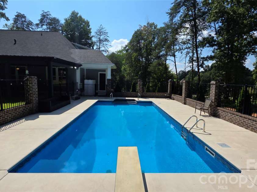 3552 Waterview Trail, Lincolnton, NC 28092.  MLS# CAR4419569, YatesRealty ID 48184. 