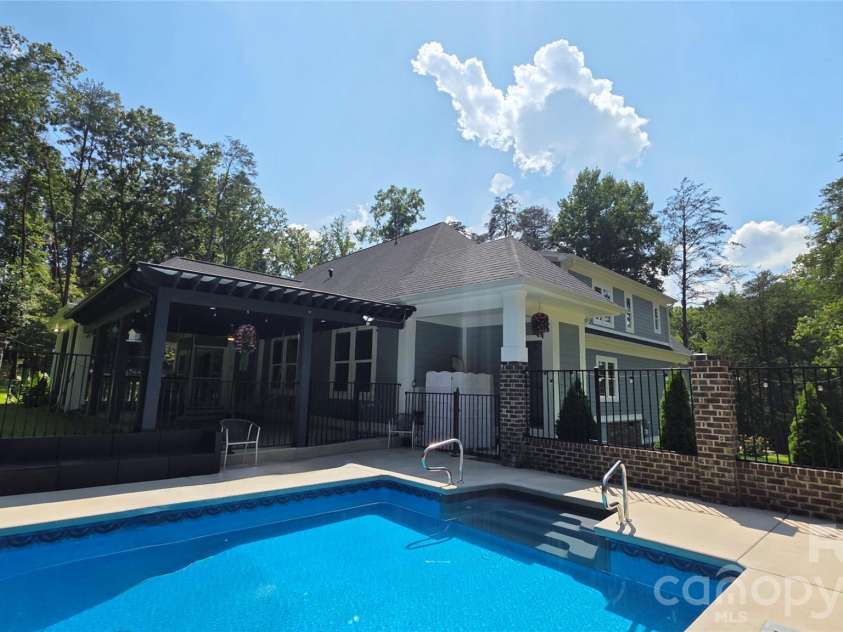 3552 Waterview Trail, Lincolnton, NC 28092.  MLS# CAR4419569, YatesRealty ID 48184. 