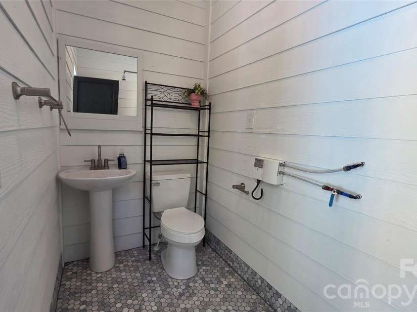3552 Waterview Trail, Lincolnton, NC 28092.  MLS# CAR4419569, YatesRealty ID 48184. 