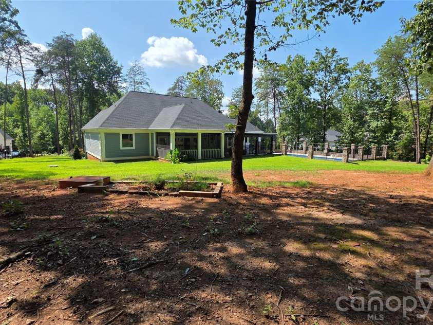 3552 Waterview Trail, Lincolnton, NC 28092.  MLS# CAR4419569, YatesRealty ID 48184. 