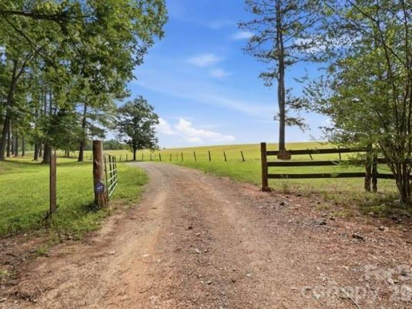 3545 Ernandez Road, Richburg, SC 29729.  MLS# CAR4420040, YatesRealty ID 48185. 