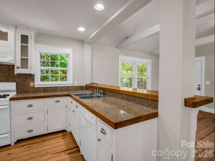 160 Howard Street, Tryon, NC 28782.  MLS# CAR4420427, YatesRealty ID 48186. 