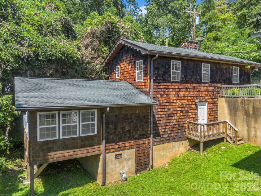 160 Howard Street, Tryon, NC 28782.  MLS# CAR4420427, YatesRealty ID 48186. 