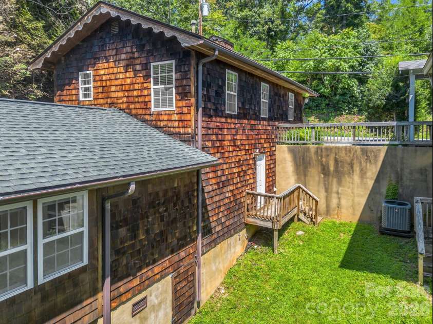 160 Howard Street, Tryon, NC 28782.  MLS# CAR4420427, YatesRealty ID 48186. 