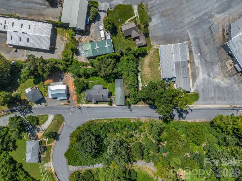 160 Howard Street, Tryon, NC 28782.  MLS# CAR4420427, YatesRealty ID 48186. 