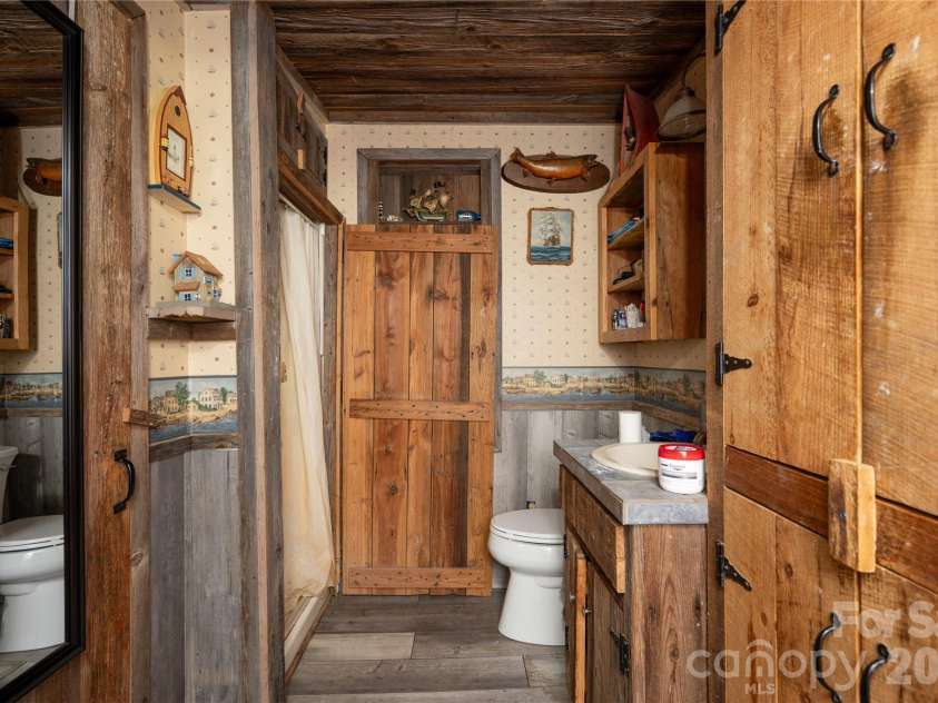 1461 Old NC 18 South, Morganton, NC 28655.  MLS# CAR4420488, YatesRealty ID 48189. 3rd Full Bath