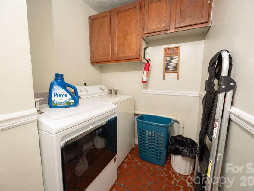 1461 Old NC 18 South, Morganton, NC 28655.  MLS# CAR4420488, YatesRealty ID 48189. Laundry Room with Closet