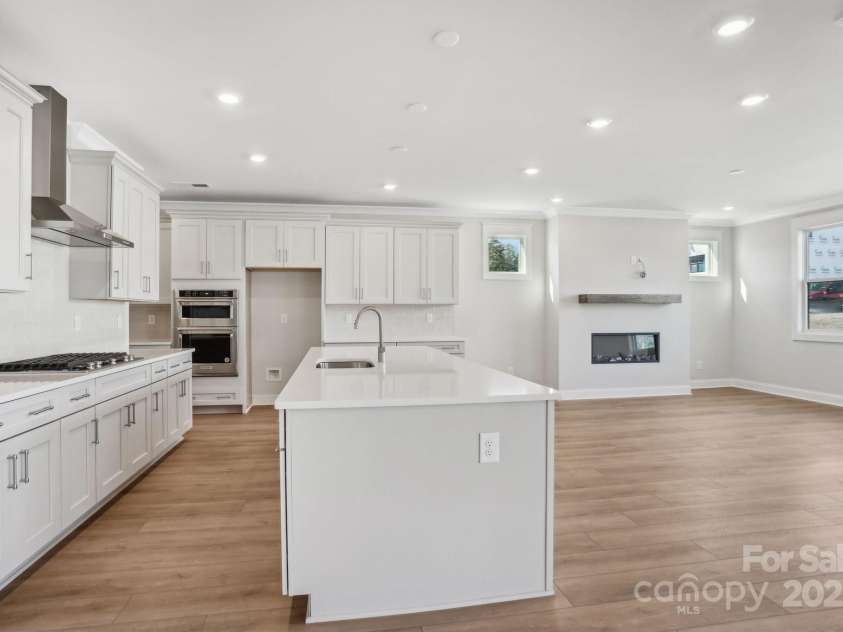 224 Windy Dell Drive, Tega Cay, SC 29708.  MLS# CAR4214107, YatesRealty ID 4819. Kitchen