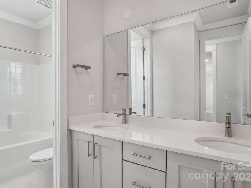 224 Windy Dell Drive, Tega Cay, SC 29708.  MLS# CAR4214107, YatesRealty ID 4819. Secondary Bath