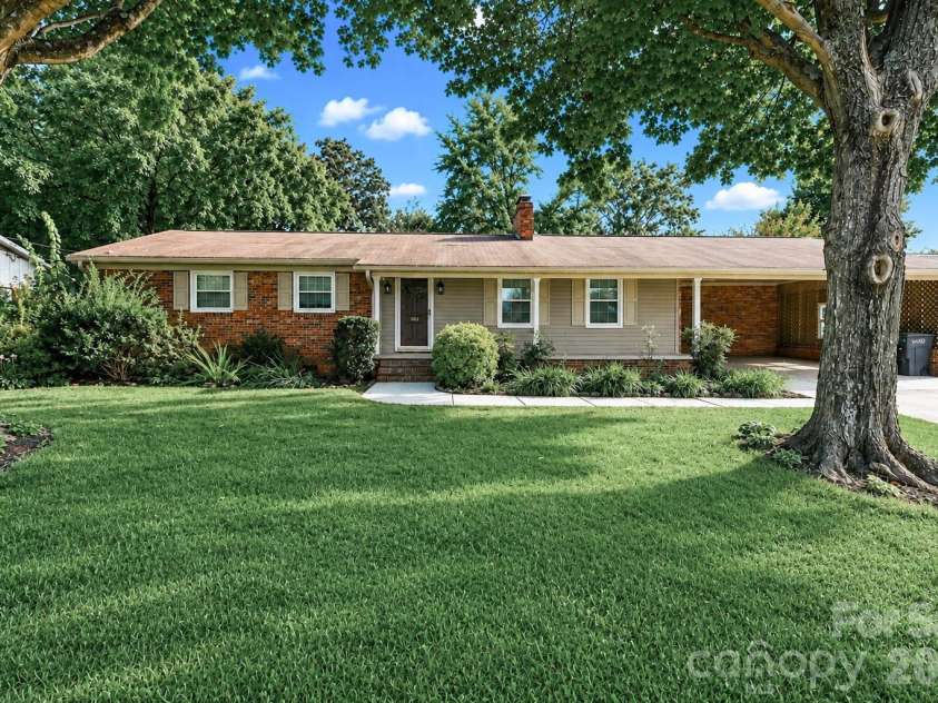 1412 Mount Vernon Avenue, Statesville, NC 28677.  MLS# CAR4420121, YatesRealty ID 48191. 