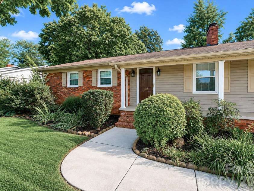 1412 Mount Vernon Avenue, Statesville, NC 28677.  MLS# CAR4420121, YatesRealty ID 48191. 