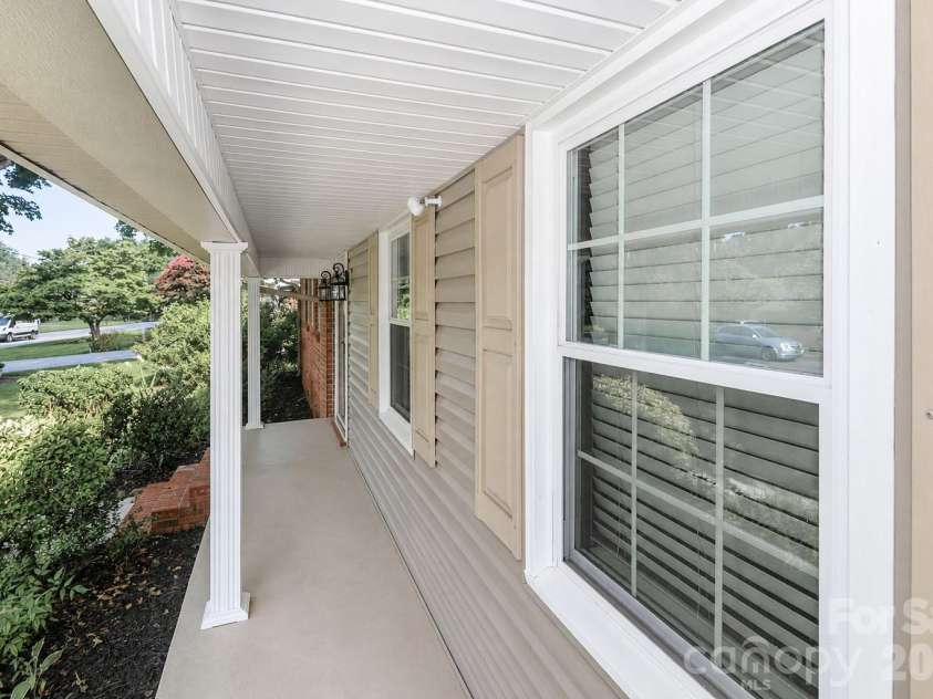 1412 Mount Vernon Avenue, Statesville, NC 28677.  MLS# CAR4420121, YatesRealty ID 48191. 