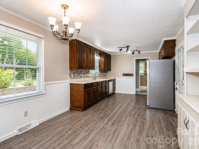 1412 Mount Vernon Avenue, Statesville, NC 28677.  MLS# CAR4420121, YatesRealty ID 48191. 