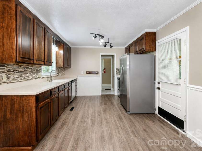 1412 Mount Vernon Avenue, Statesville, NC 28677.  MLS# CAR4420121, YatesRealty ID 48191. 