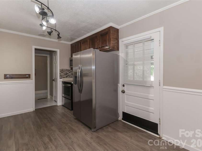 1412 Mount Vernon Avenue, Statesville, NC 28677.  MLS# CAR4420121, YatesRealty ID 48191. 