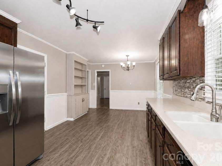 1412 Mount Vernon Avenue, Statesville, NC 28677.  MLS# CAR4420121, YatesRealty ID 48191. 