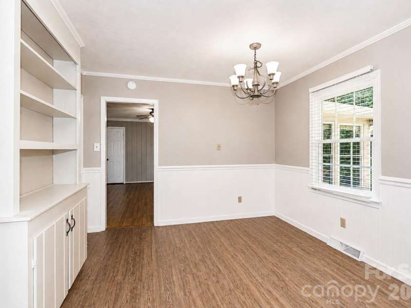 1412 Mount Vernon Avenue, Statesville, NC 28677.  MLS# CAR4420121, YatesRealty ID 48191. 
