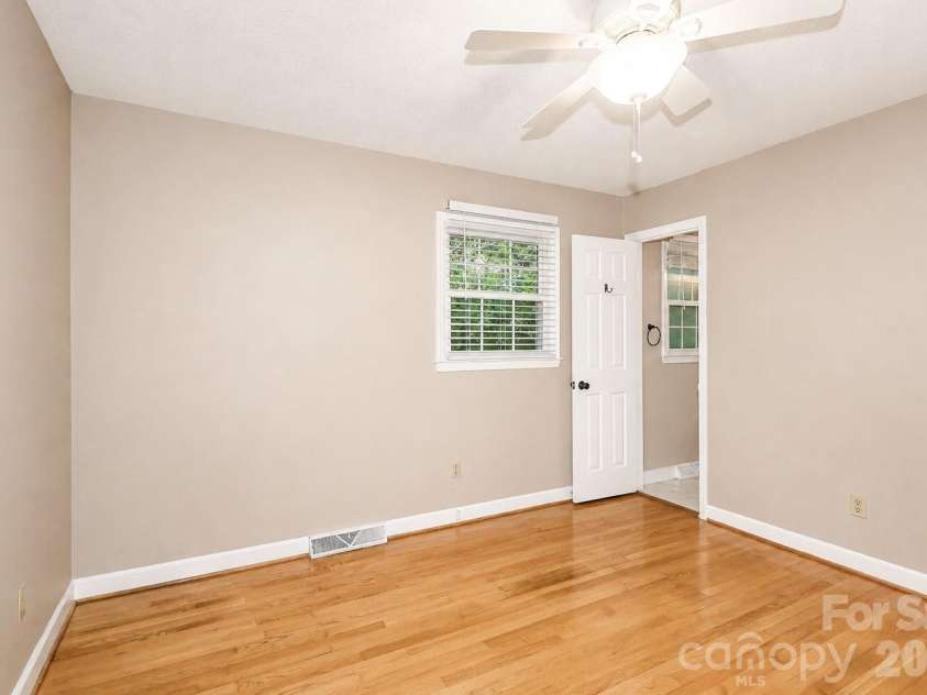 1412 Mount Vernon Avenue, Statesville, NC 28677.  MLS# CAR4420121, YatesRealty ID 48191. 
