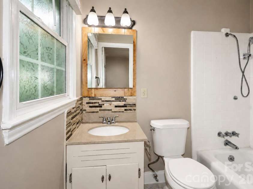 1412 Mount Vernon Avenue, Statesville, NC 28677.  MLS# CAR4420121, YatesRealty ID 48191. 