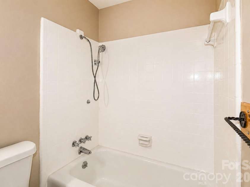 1412 Mount Vernon Avenue, Statesville, NC 28677.  MLS# CAR4420121, YatesRealty ID 48191. 