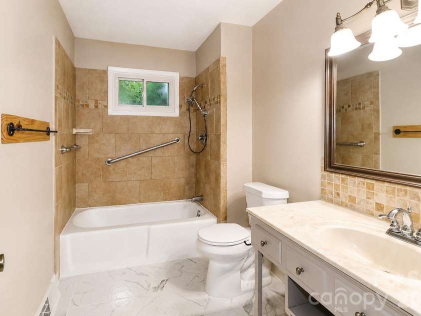 1412 Mount Vernon Avenue, Statesville, NC 28677.  MLS# CAR4420121, YatesRealty ID 48191. 