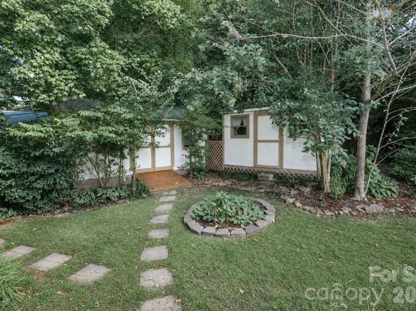 1412 Mount Vernon Avenue, Statesville, NC 28677.  MLS# CAR4420121, YatesRealty ID 48191. 