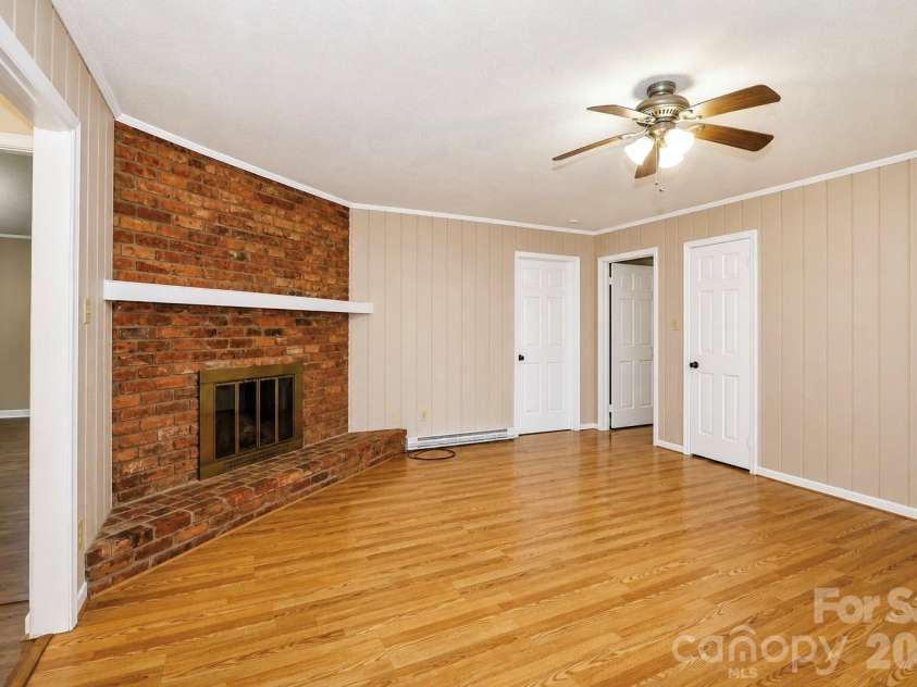 1412 Mount Vernon Avenue, Statesville, NC 28677.  MLS# CAR4420121, YatesRealty ID 48191. 