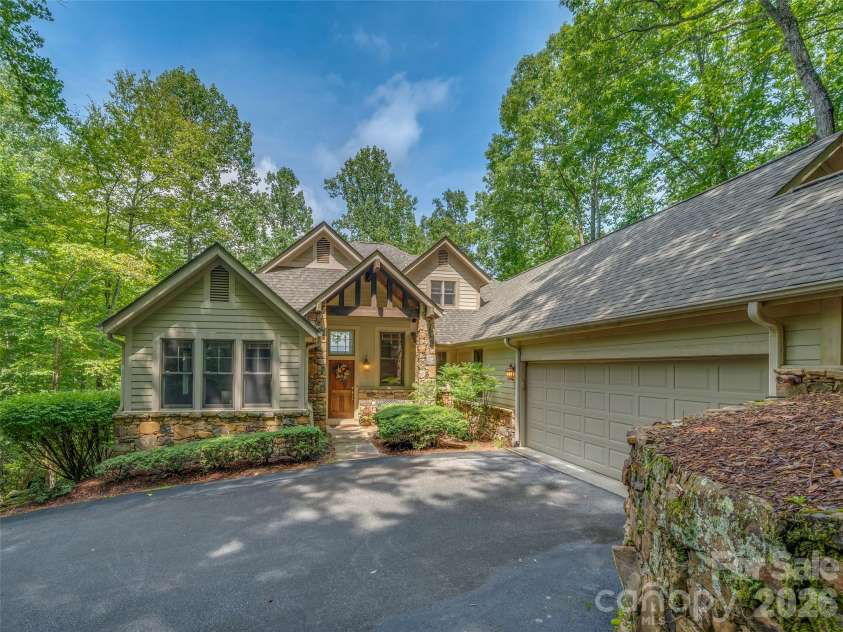 75 Old Hickory Trail, Hendersonville, NC 28739.  MLS# CAR4416201, YatesRealty ID 48192. 