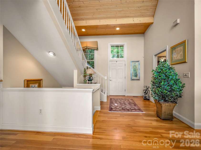 75 Old Hickory Trail, Hendersonville, NC 28739.  MLS# CAR4416201, YatesRealty ID 48192. 