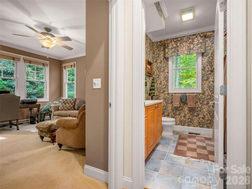 75 Old Hickory Trail, Hendersonville, NC 28739.  MLS# CAR4416201, YatesRealty ID 48192. 