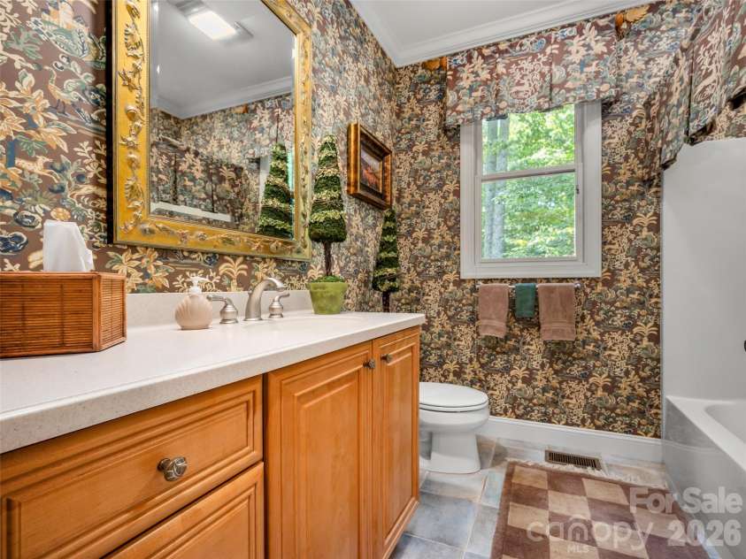 75 Old Hickory Trail, Hendersonville, NC 28739.  MLS# CAR4416201, YatesRealty ID 48192. 