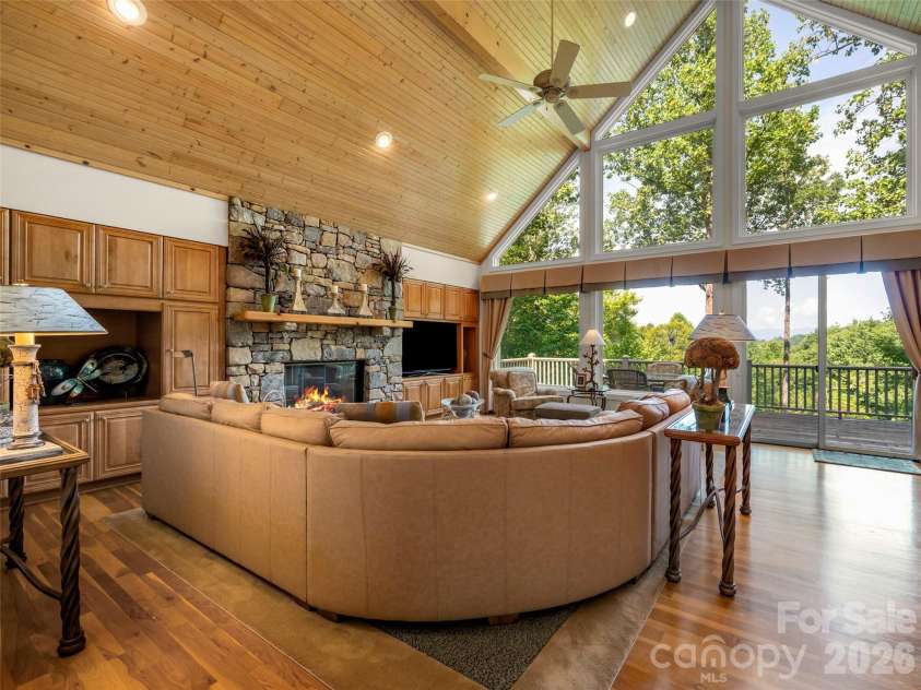 75 Old Hickory Trail, Hendersonville, NC 28739.  MLS# CAR4416201, YatesRealty ID 48192. 