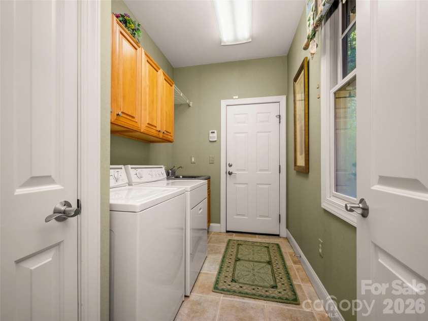 75 Old Hickory Trail, Hendersonville, NC 28739.  MLS# CAR4416201, YatesRealty ID 48192. 