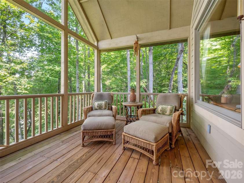 75 Old Hickory Trail, Hendersonville, NC 28739.  MLS# CAR4416201, YatesRealty ID 48192. 