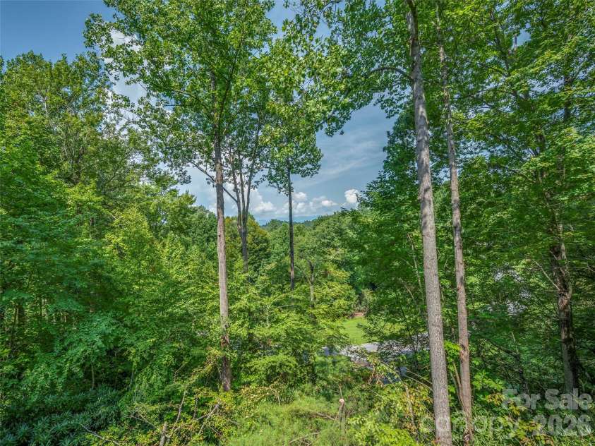 75 Old Hickory Trail, Hendersonville, NC 28739.  MLS# CAR4416201, YatesRealty ID 48192. 
