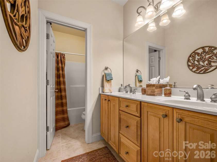 75 Old Hickory Trail, Hendersonville, NC 28739.  MLS# CAR4416201, YatesRealty ID 48192. 