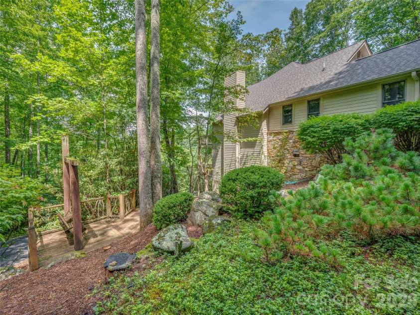 75 Old Hickory Trail, Hendersonville, NC 28739.  MLS# CAR4416201, YatesRealty ID 48192. 