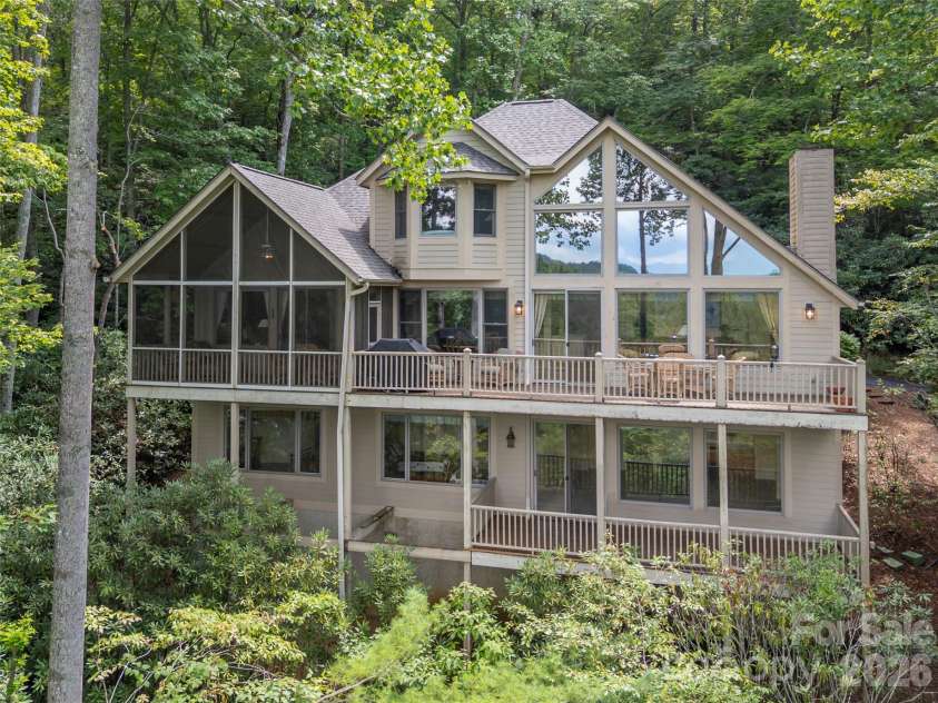 75 Old Hickory Trail, Hendersonville, NC 28739.  MLS# CAR4416201, YatesRealty ID 48192. 