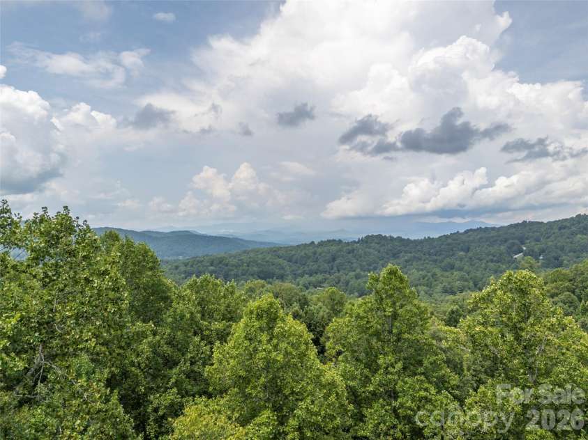 75 Old Hickory Trail, Hendersonville, NC 28739.  MLS# CAR4416201, YatesRealty ID 48192. 